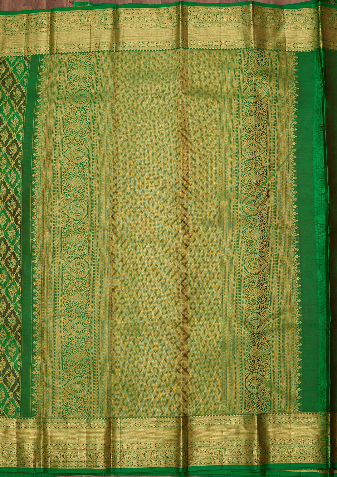 Rama Green Pure Silk Jaal Saree With Matching Blouse Piece