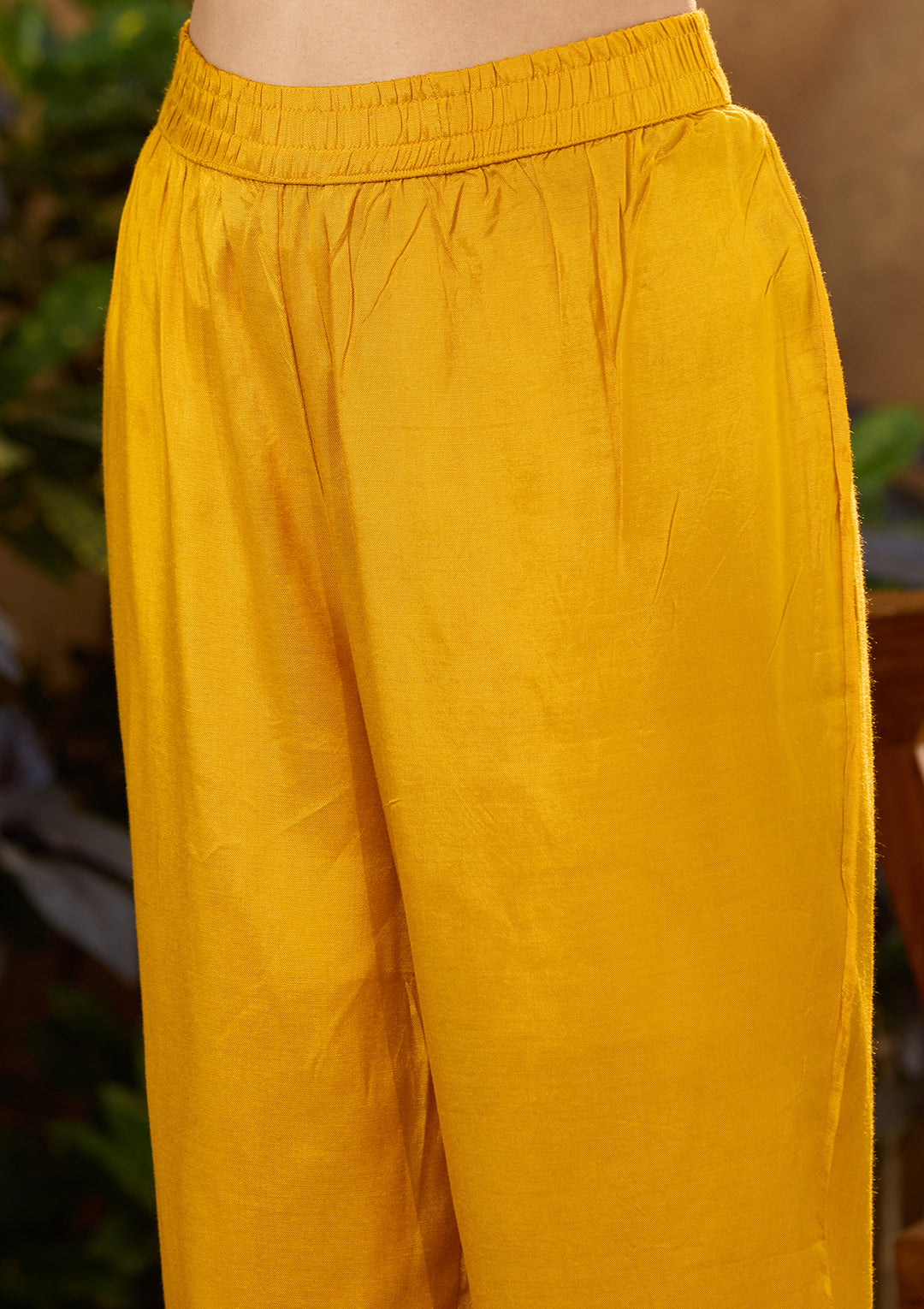 Mustard Yellow Multi Silk Abstract Geometric Sequins Straight Kurta With Pant Regular And Dupatta