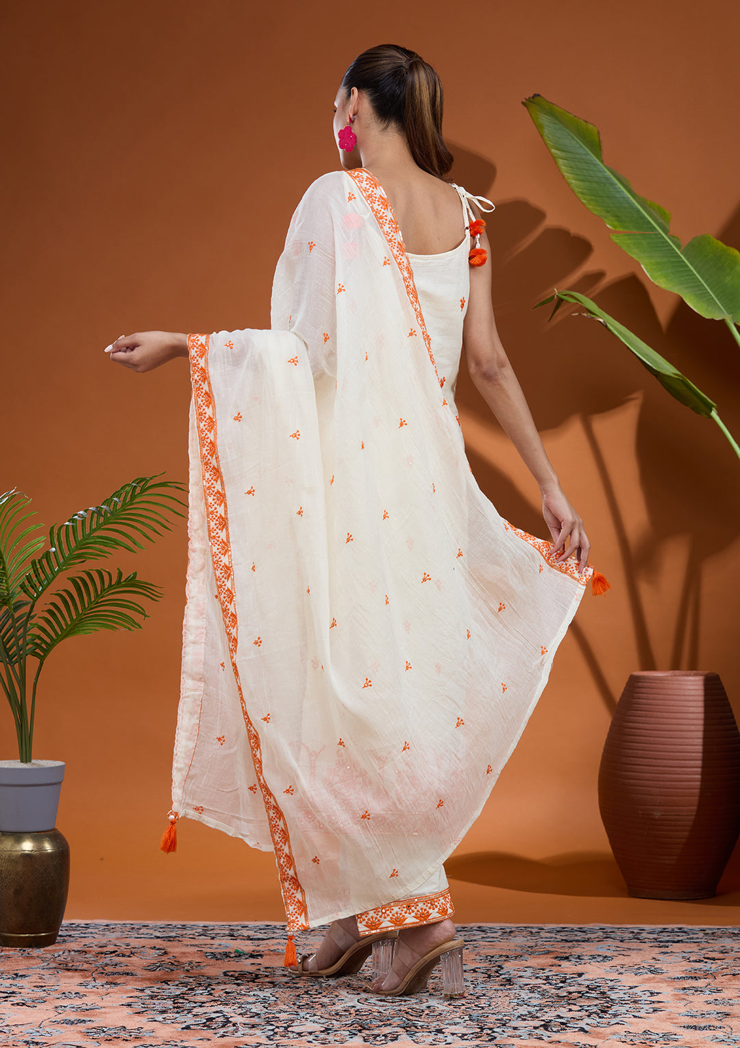 Off White Threadwork Chanderi Readymade Salwar Suit