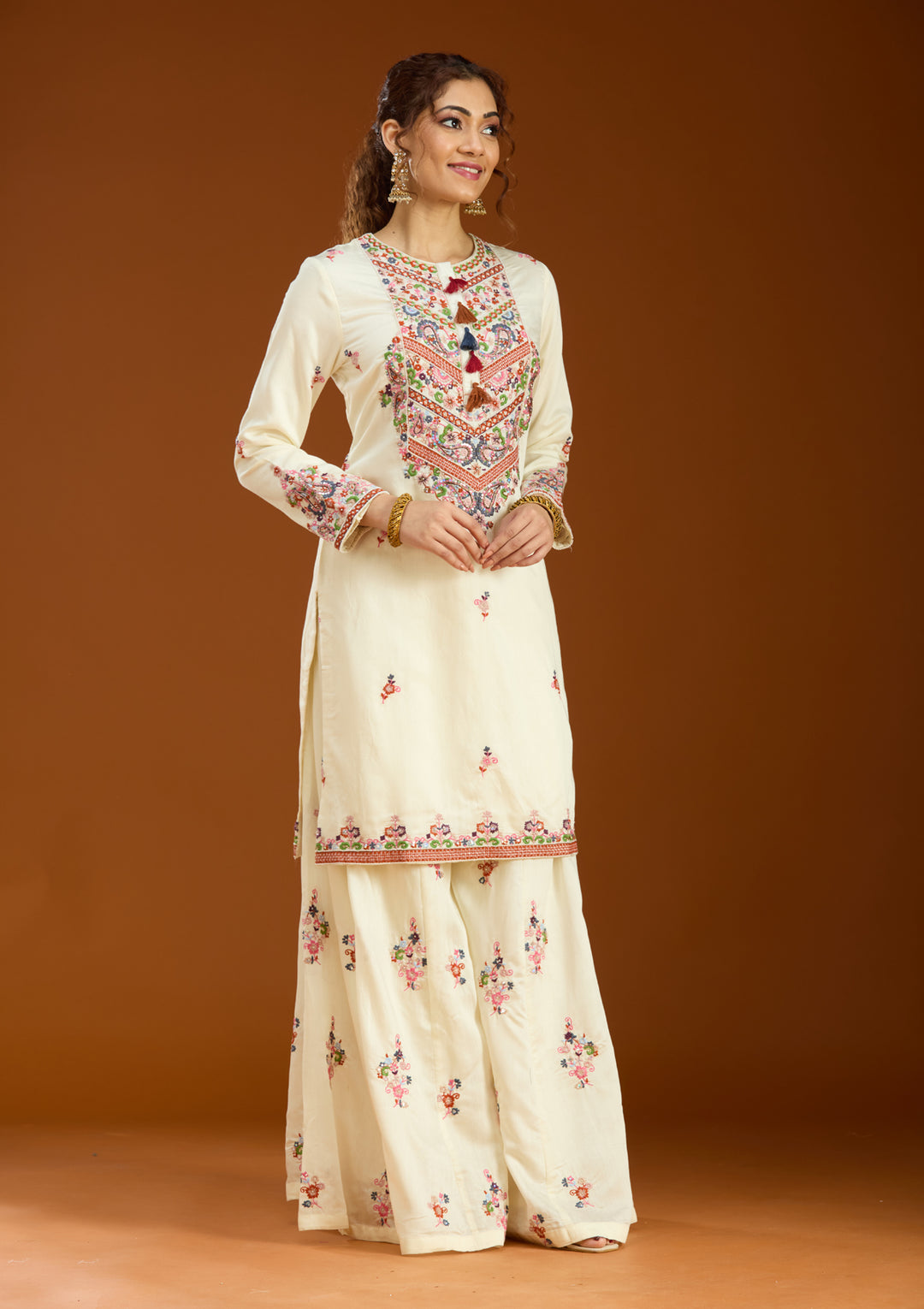 Off White Chanderi Threadwork Straight Kurta With Palazzo And Dupatta