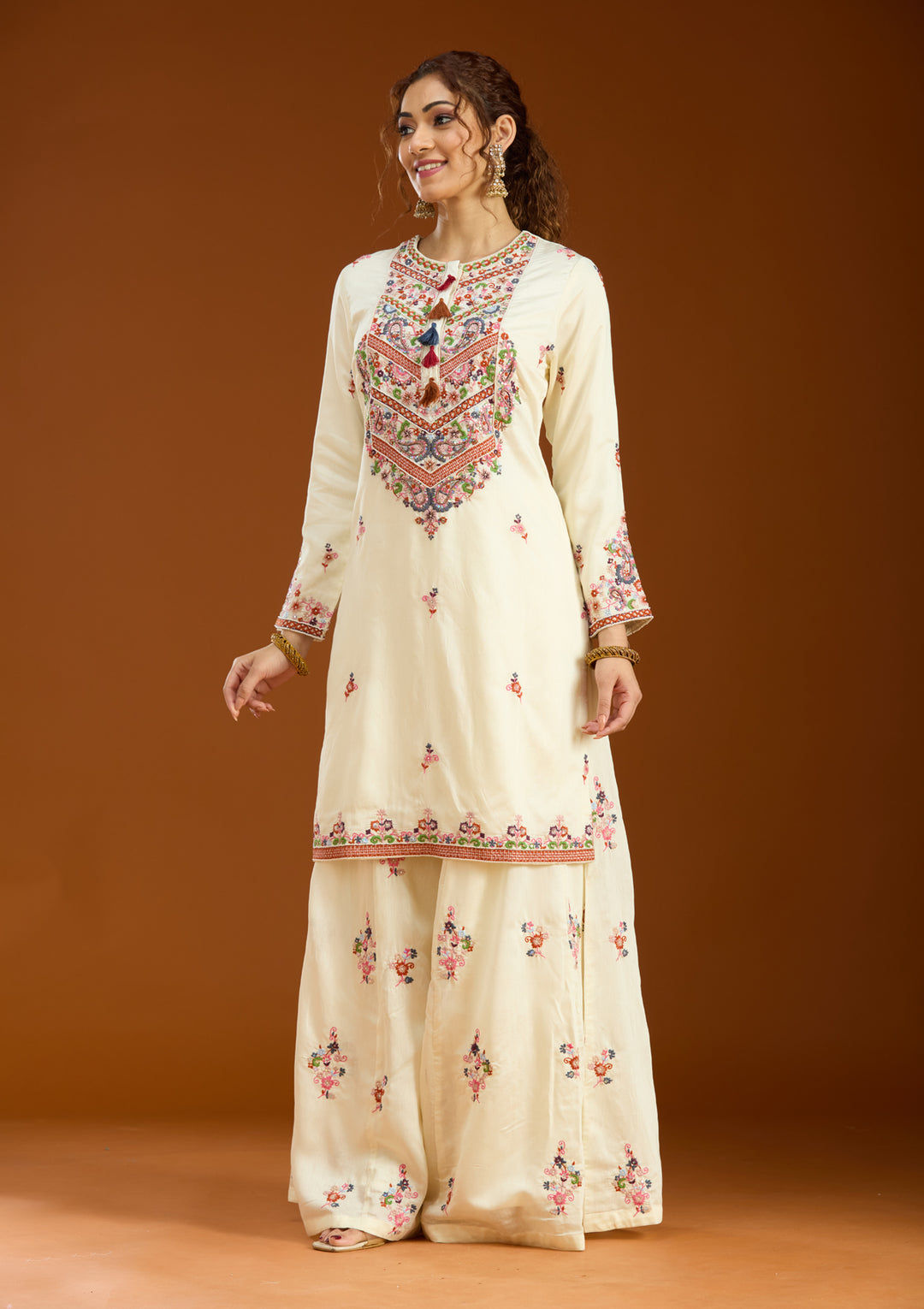 Off White Chanderi Threadwork Straight Kurta With Palazzo And Dupatta