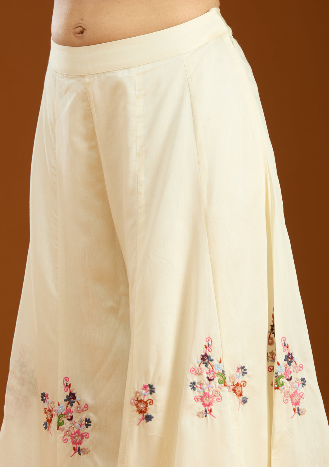 Off White Chanderi Threadwork Straight Kurta With Palazzo And Dupatta