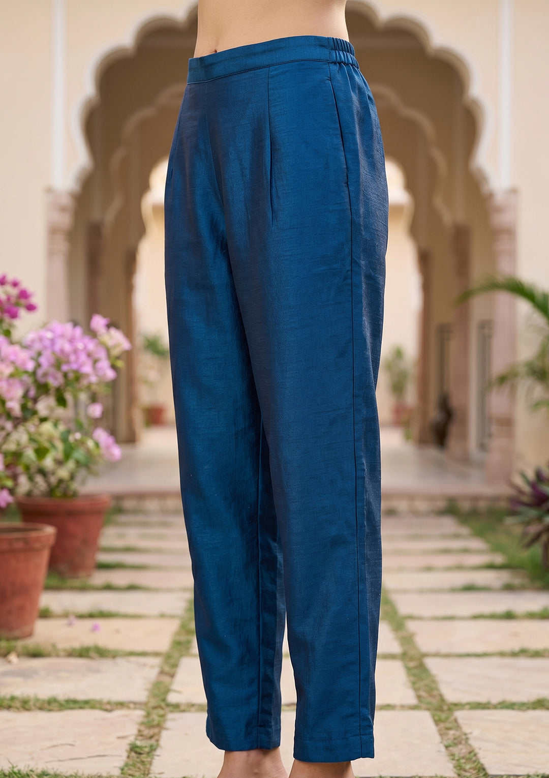 Blue Soft Raw Silk Threadwork Straight Kurta With Pant Regular And Dupatta