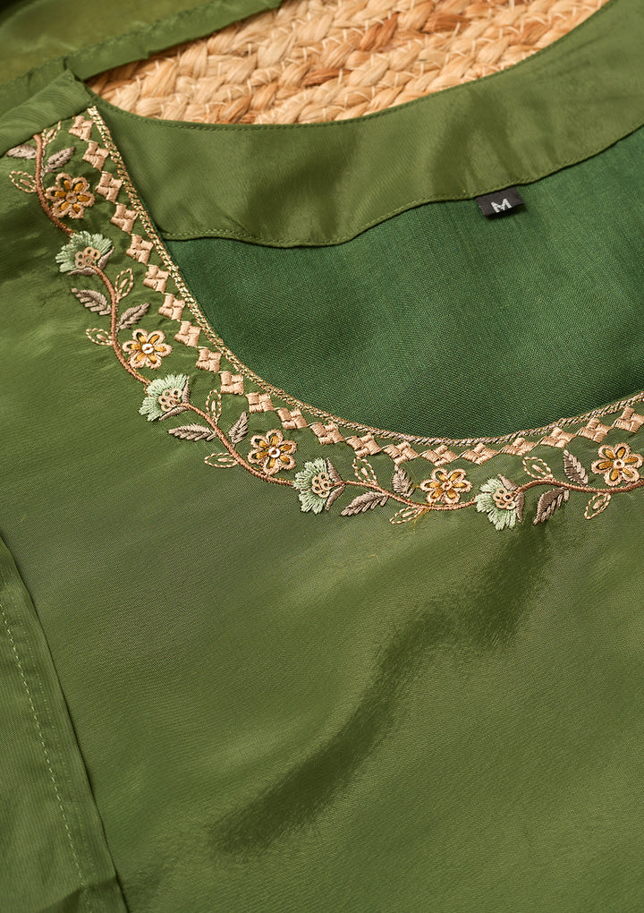Mehendi Semi Crepe Threadwork Straight Kurta With Pant Regular And Dupatta