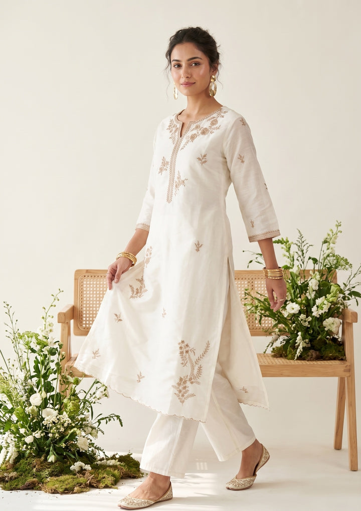 Off White Chanderi Gold Zardozi Straight Kurta With Pant Regular And Dupatta