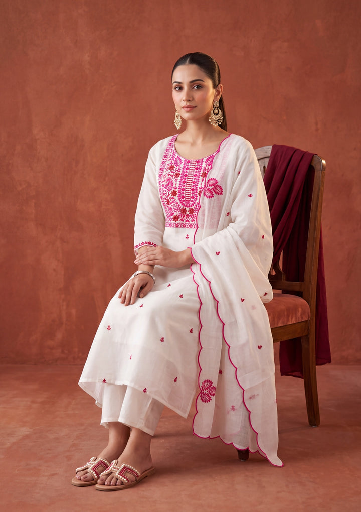 Off White Threadwork Chanderi Readymade Salwar Suit