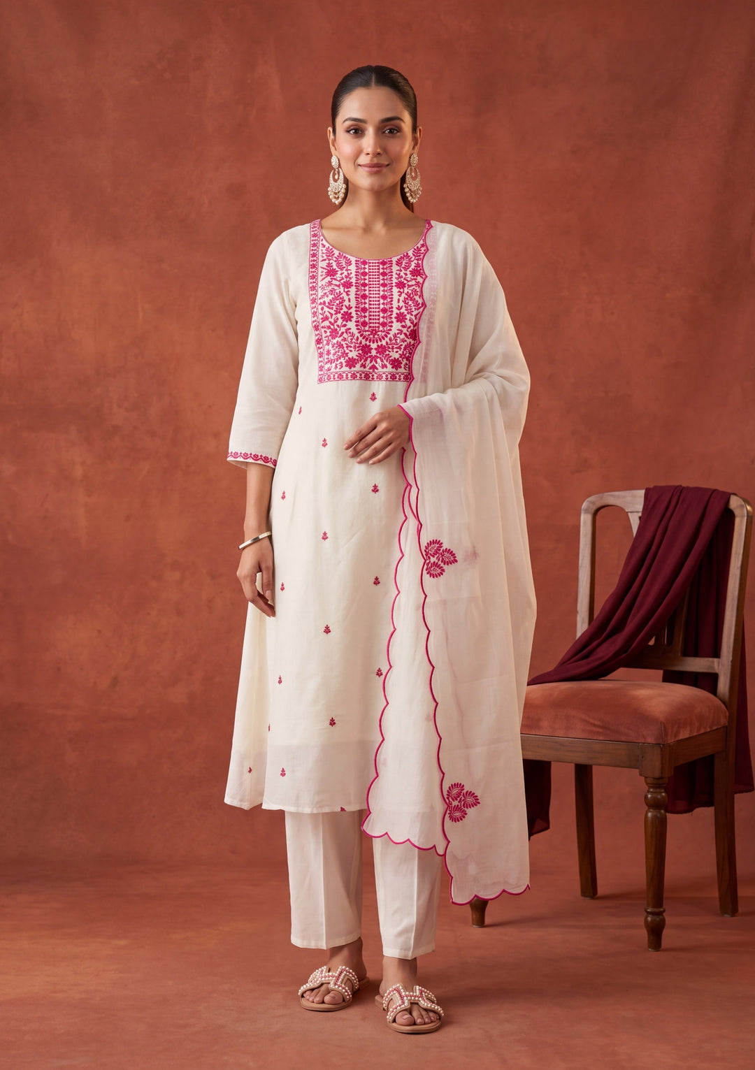 Off White Threadwork Chanderi Readymade Salwar Suit