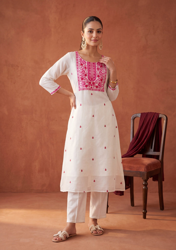 Off White Threadwork Chanderi Readymade Salwar Suit