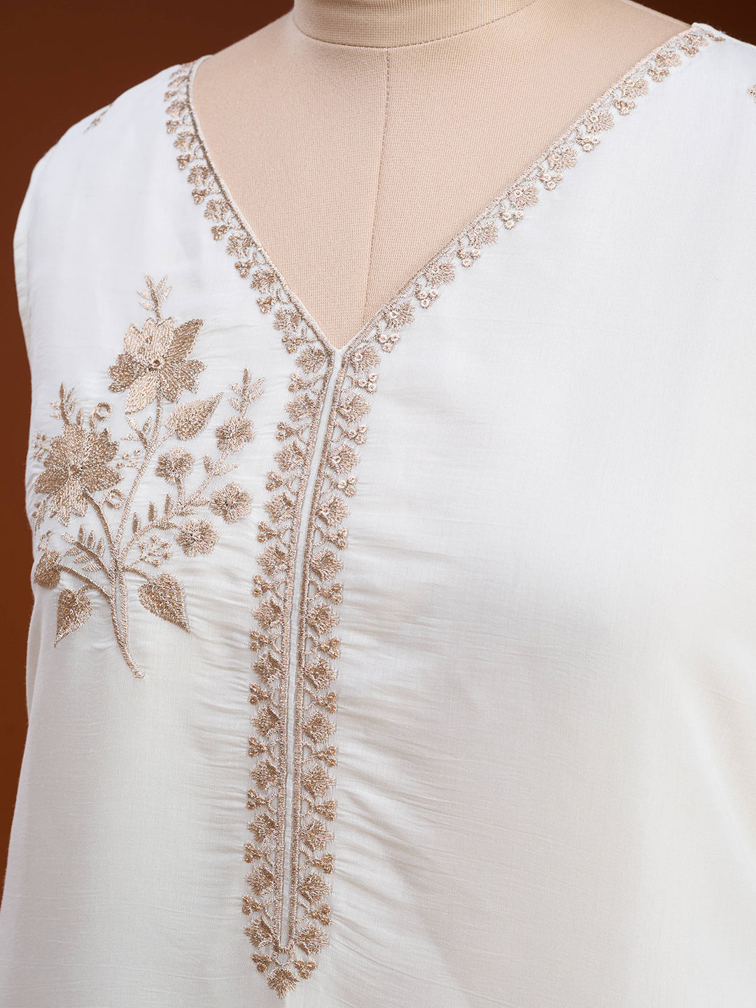 Off White Chanderi Gold Zariwork Straight Kurta With Pant Regular And Dupatta