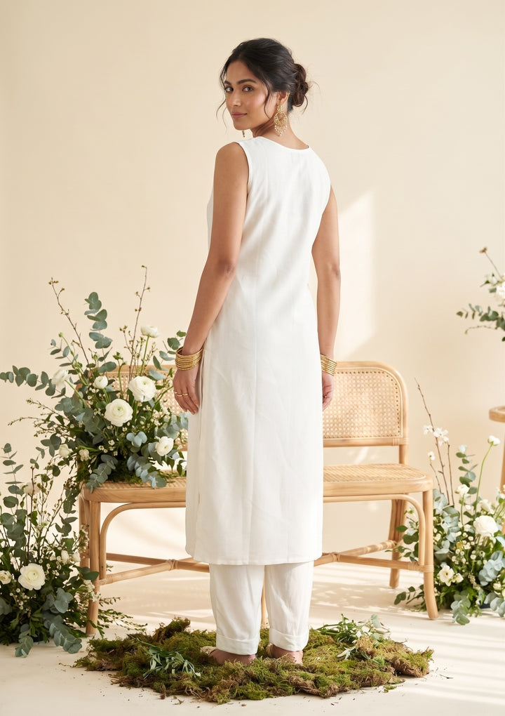 Off White Chanderi Gold Zariwork Straight Kurta With Pant Regular And Dupatta