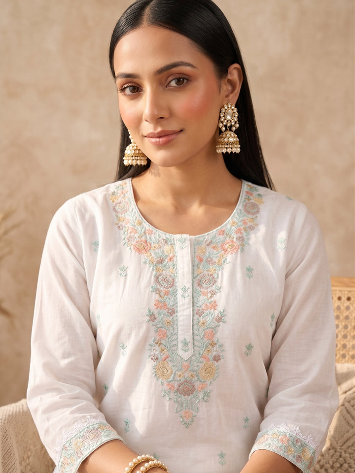 Off White Chanderi Threadwork Straight Kurta With Regular Pant And Dupatta