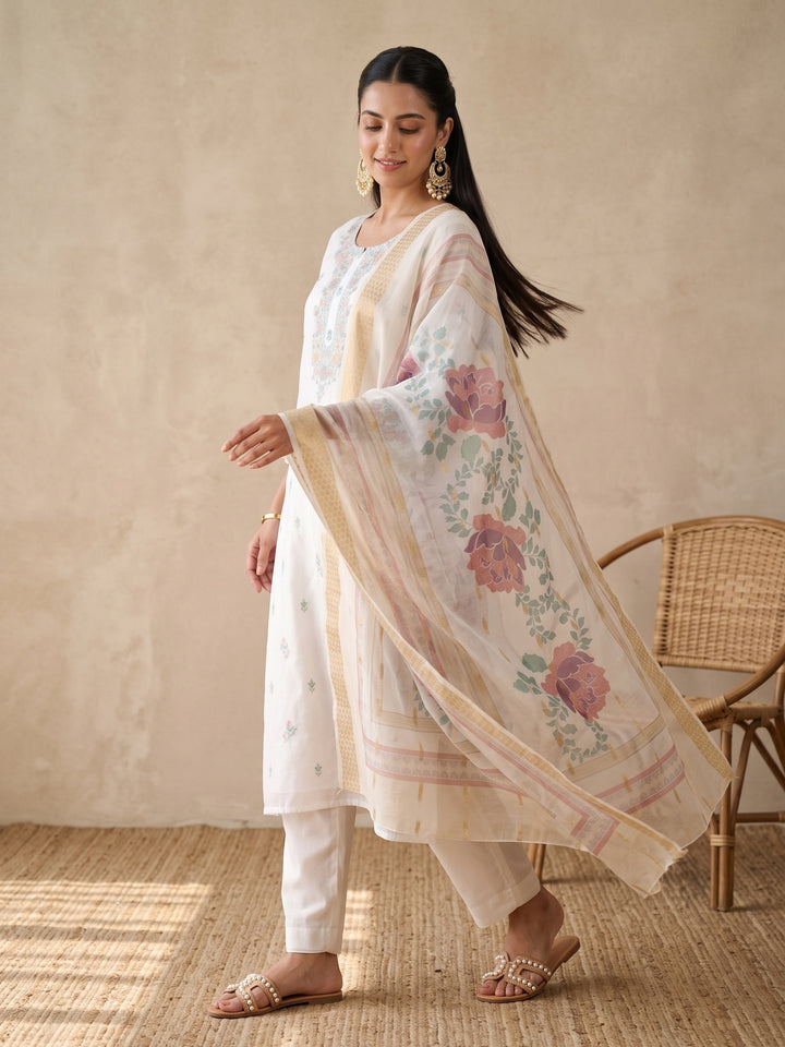 Off White Chanderi Threadwork Straight Kurta With Regular Pant And Dupatta