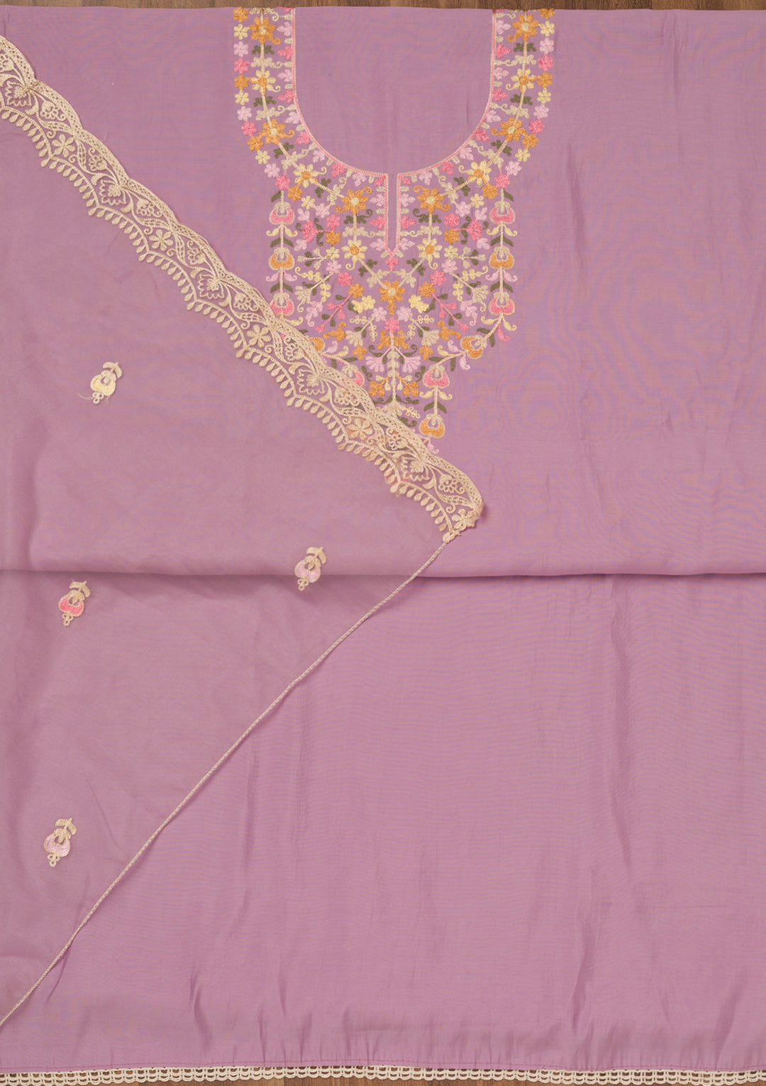 Lavender Muslin Threadwork Unstitched Dress Material With Matching Bottom And Dupatta