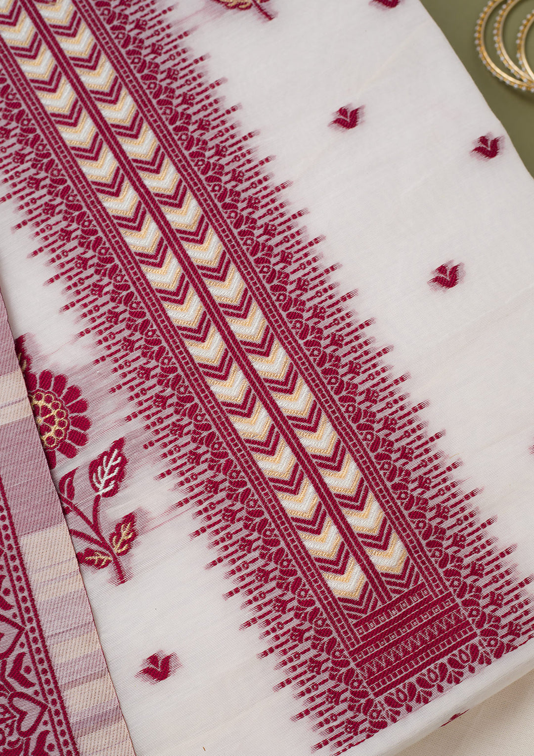 Off White Maroon Linen Threadwork Unstitched Dress Material With Matching Bottom And Dupatta