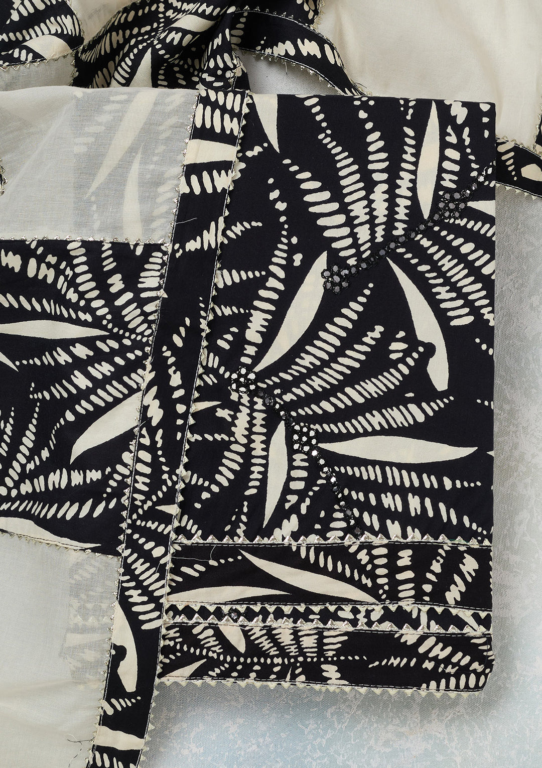 Off White Black Cotton Floral Threadwork Unstitched Dress Material With Matching Bottom And Dupatta