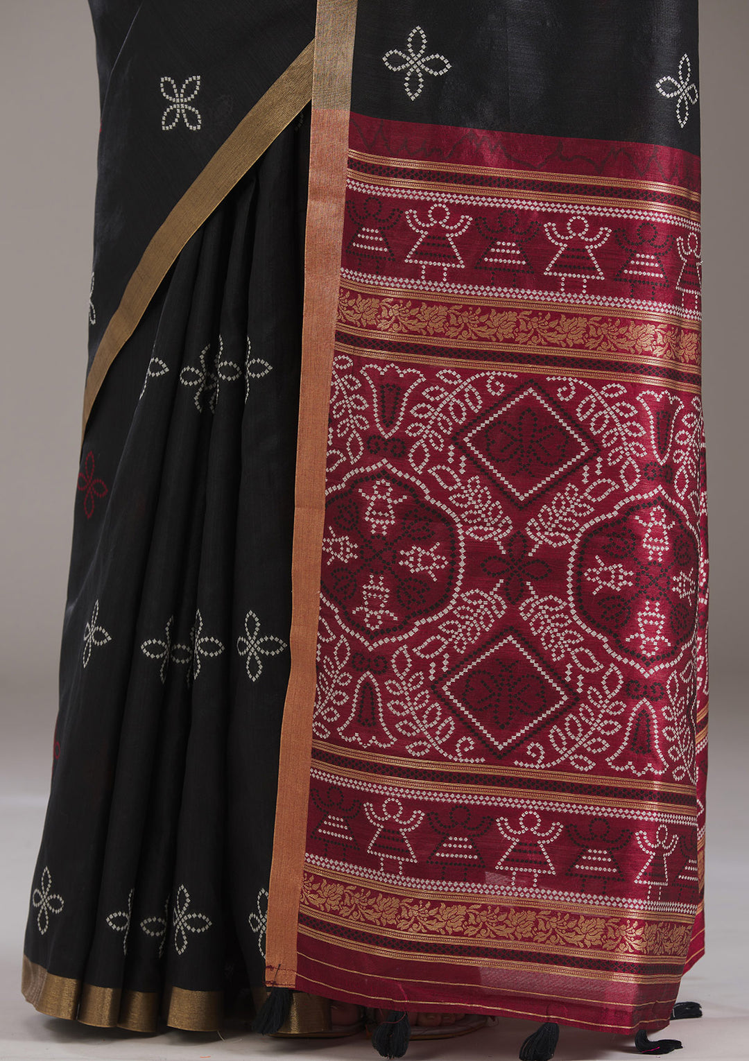 Black Silk Buti Saree With Matching Blouse Piece