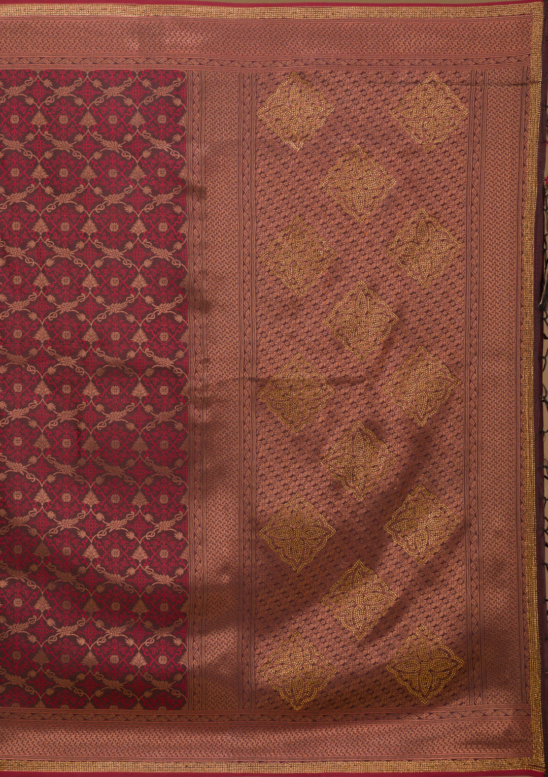 Koskii Orange Saree with Exquisite Threadwork – Traditional Elegance