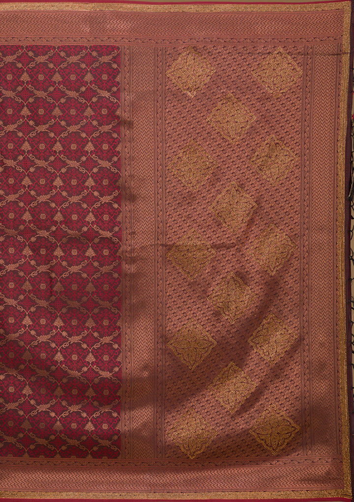 Koskii Orange Saree with Exquisite Threadwork – Traditional Elegance