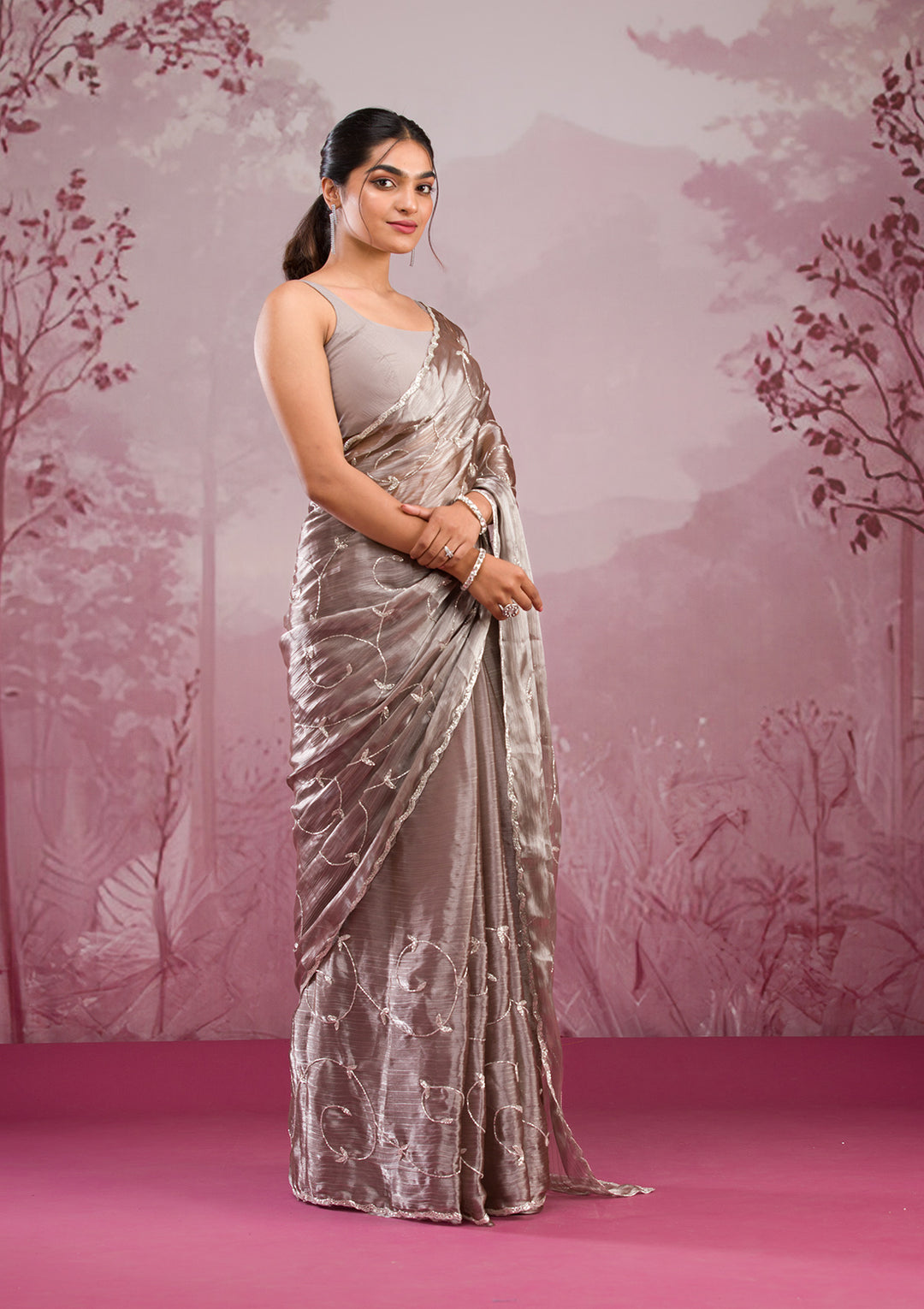 Koskii Organza Silver Saree – Elegant Cutdana Embroidery