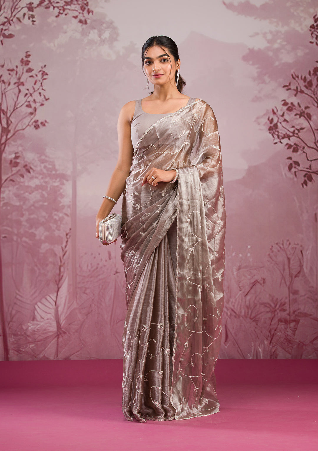 Koskii Organza Silver Saree – Elegant Cutdana Embroidery