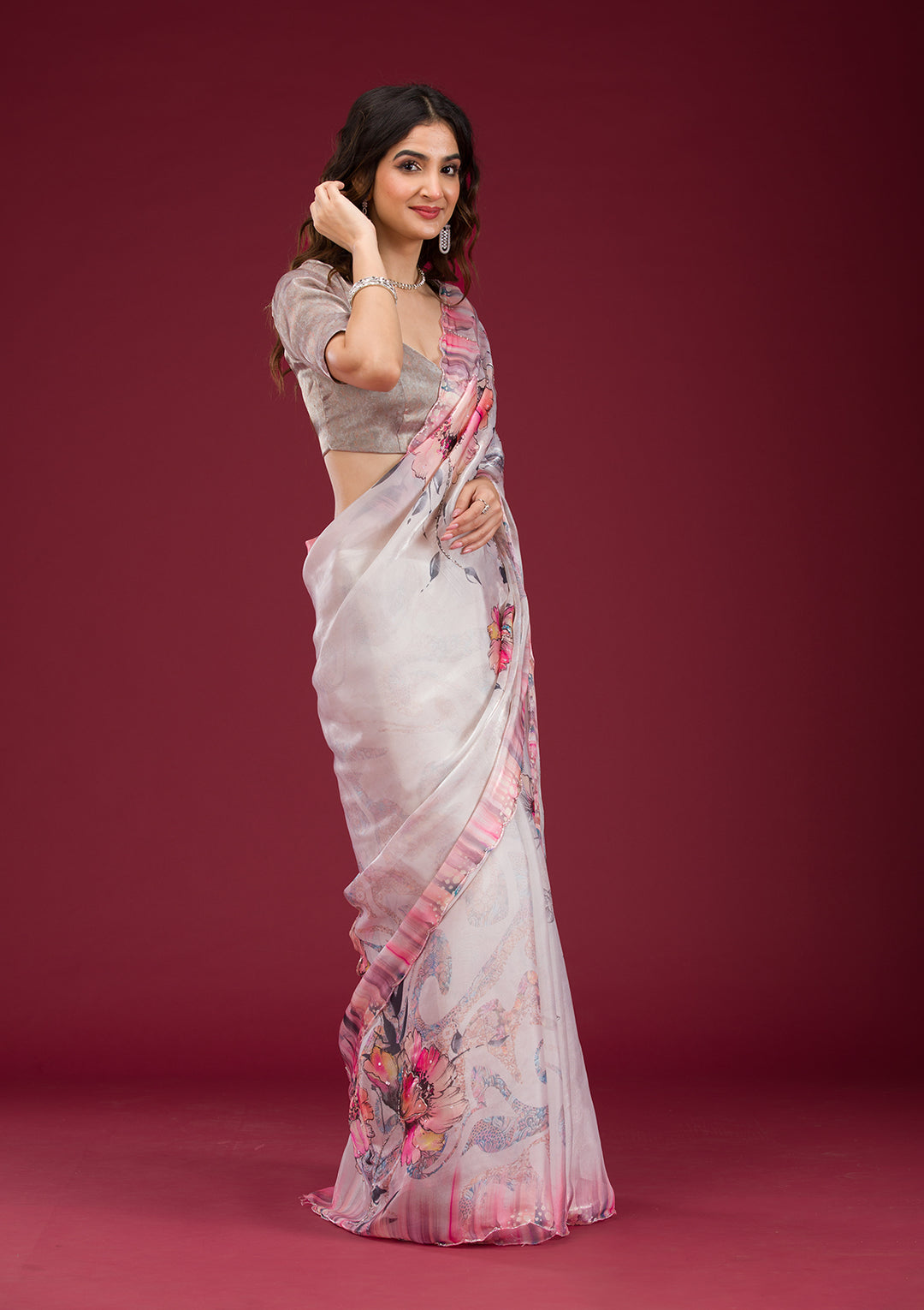 Koskii Organza Silver Saree – Cutdana Embroidered Elegance