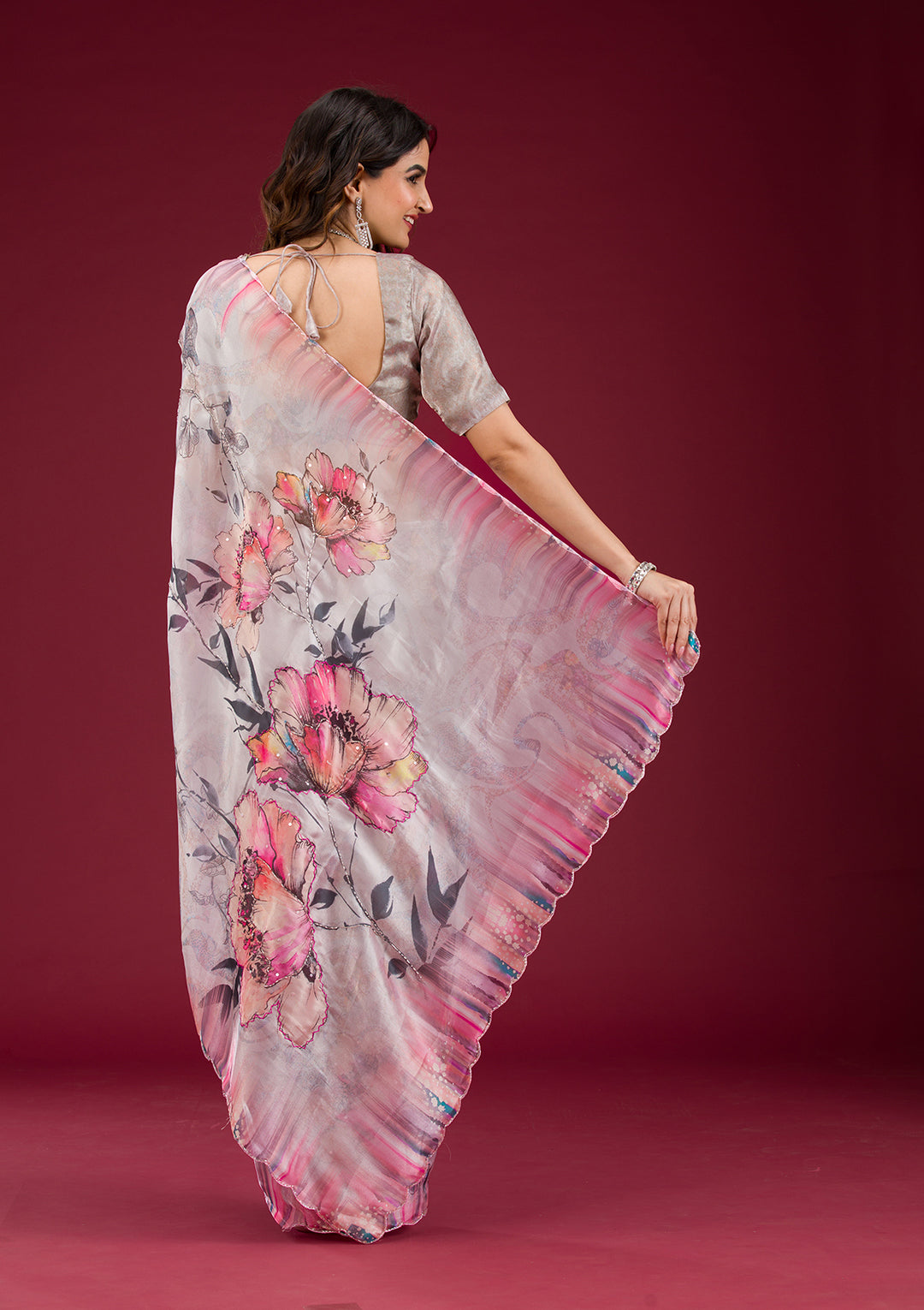 Koskii Organza Silver Saree – Cutdana Embroidered Elegance