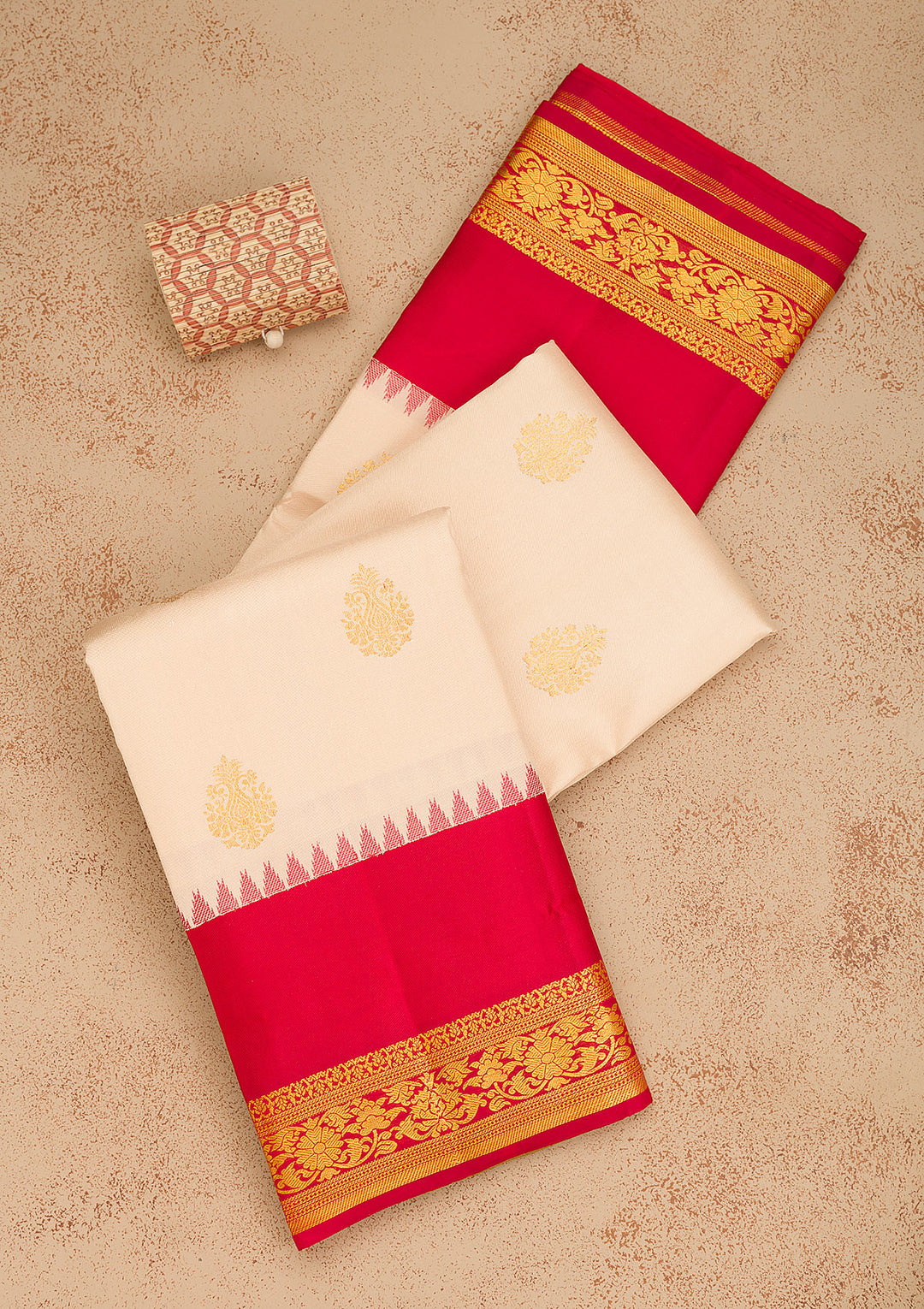 Off White Silk Buti Saree With Matching Blouse Piece