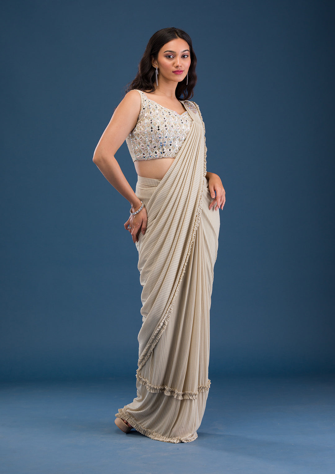 Koskii Beige Georgette Saree with Mirrorwork – Elegant Evening Wear