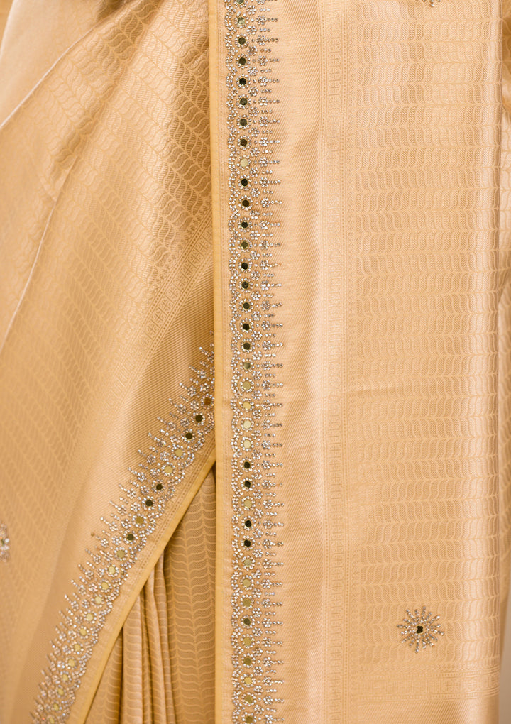 Koskii Orange Saree with Exquisite Threadwork – Traditional Elegance