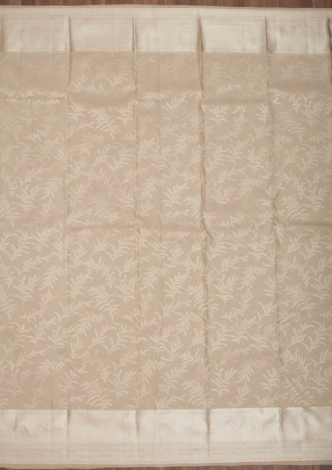 Gold Silk Jaal Silver Zariwork Saree With Matching Blouse Piece