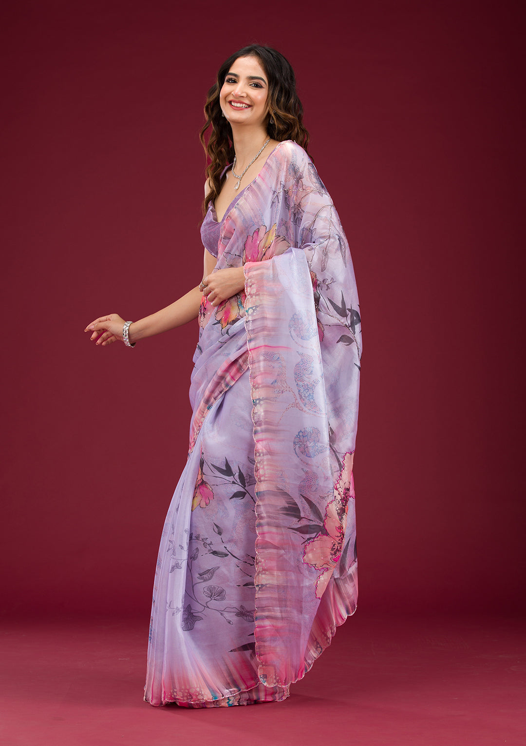 Koskii Organza Lavender Saree – Elegance in Embroidery