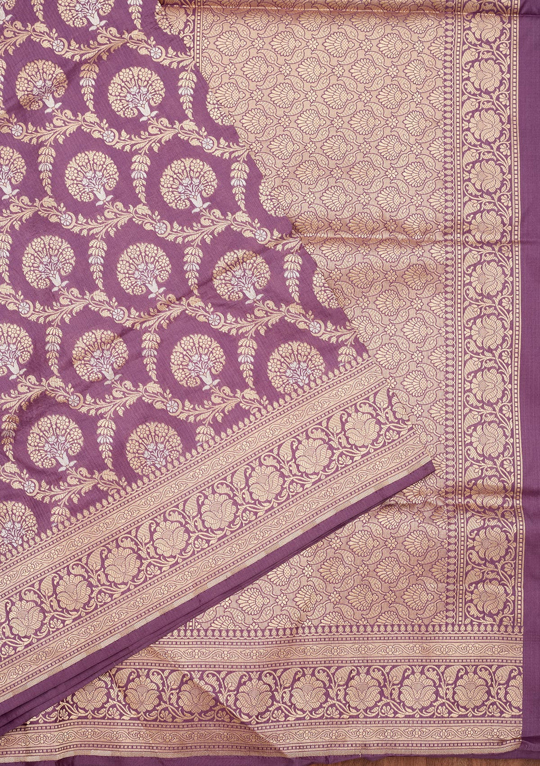 Lavender Silk Jaal Zariwork Saree With Matching Blouse Piece