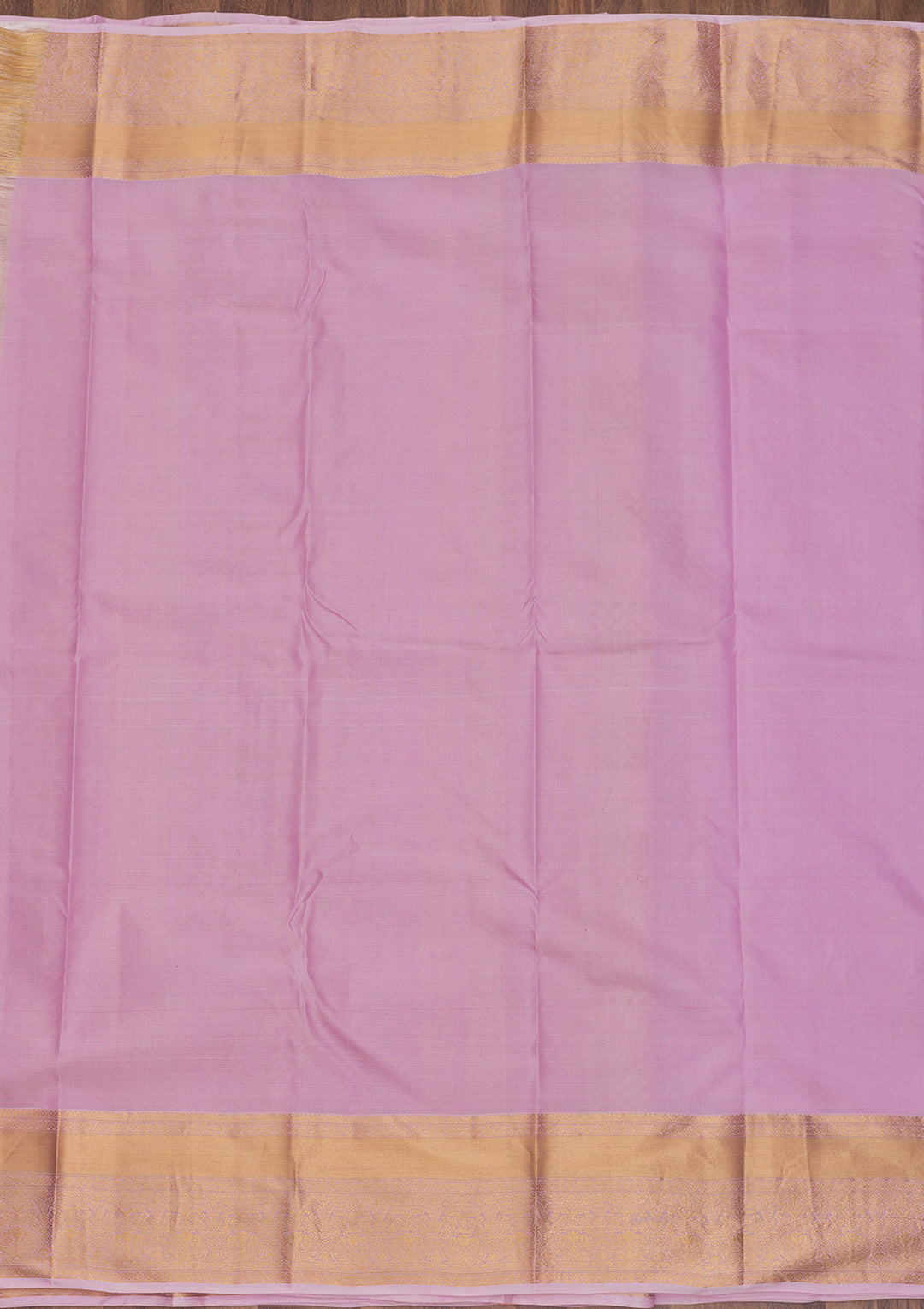 Lavender Silk Jaal Gold Zariwork Saree With Matching Blouse Piece