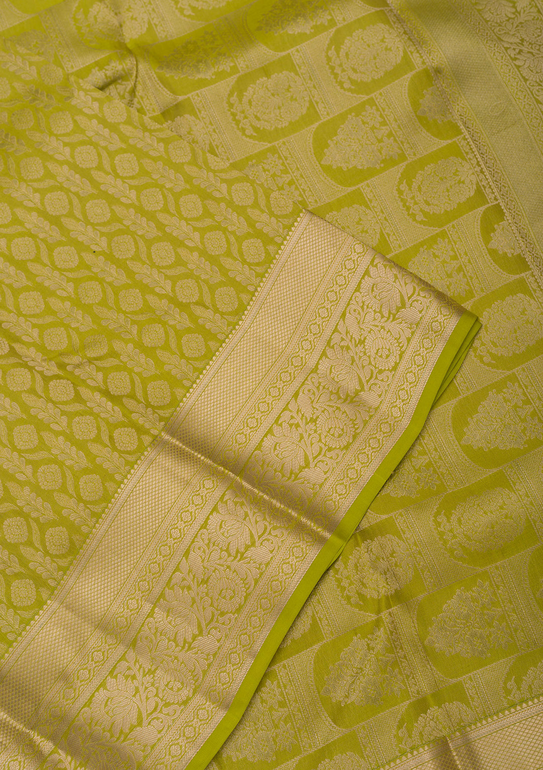 Leaf Green Pure Silk Jaal Zariwork Saree With Matching Blouse Piece