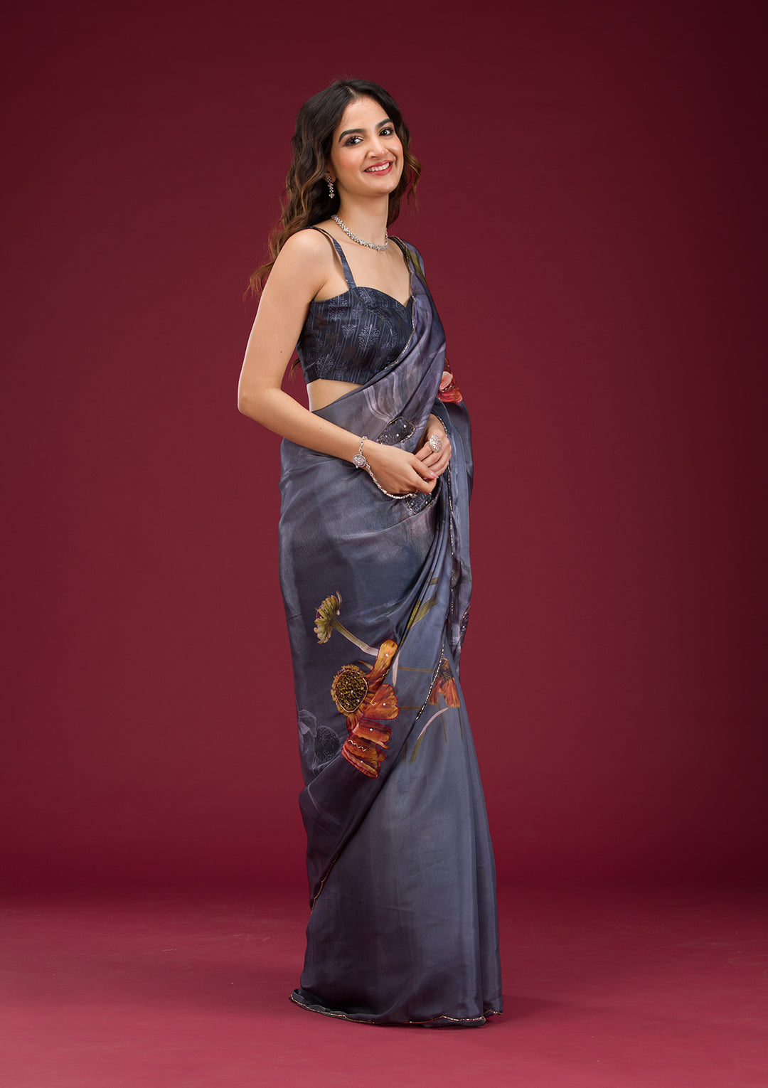 Koskii Organza Grey Saree with Cutdana Embroidery – Elegant Evening Wear