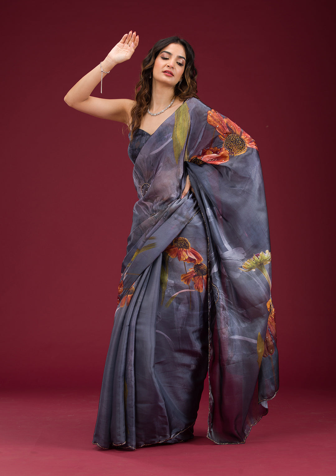 Koskii Organza Grey Saree with Cutdana Embroidery – Elegant Evening Wear