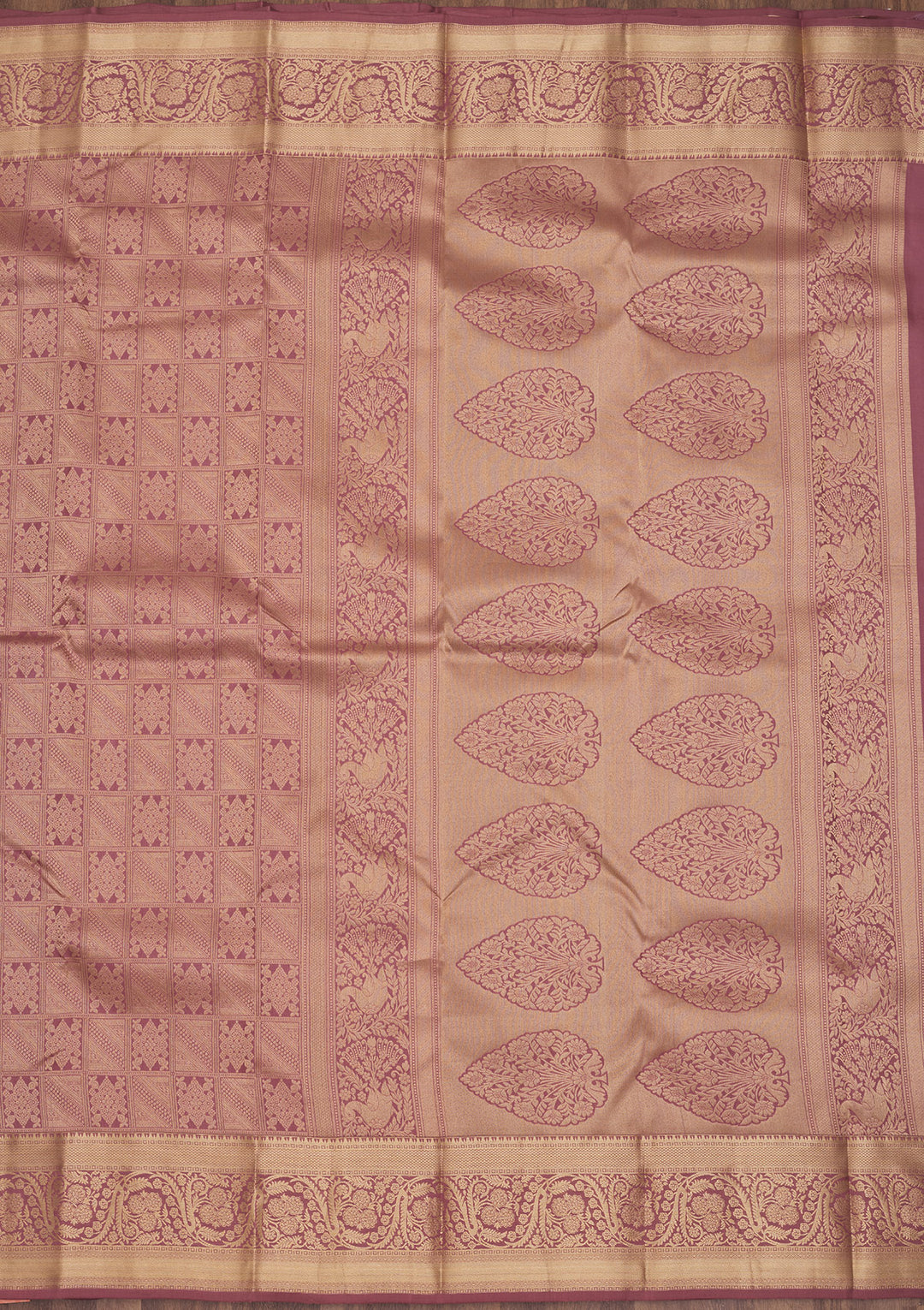 Onion Pink Pure Silk Jaal Zariwork Saree With Matching Blouse Piece