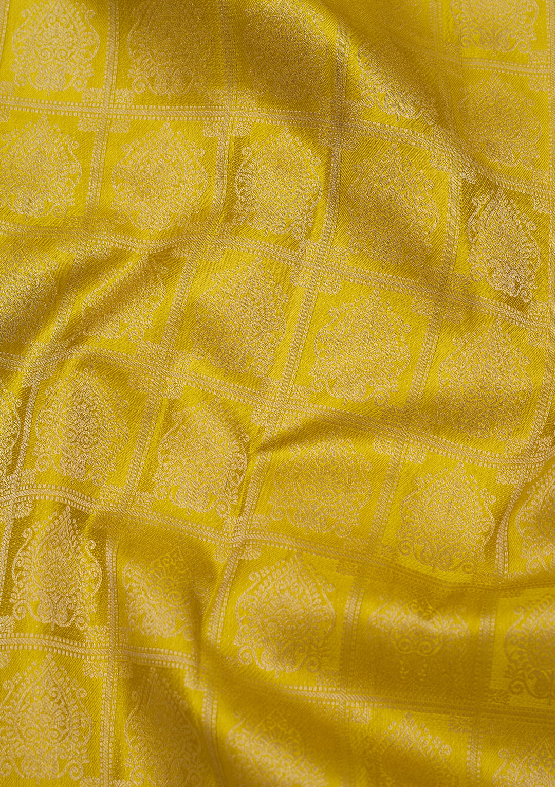 Parrot Green Pure Silk Jaal Gold Zariwork Saree With Matching Blouse Piece