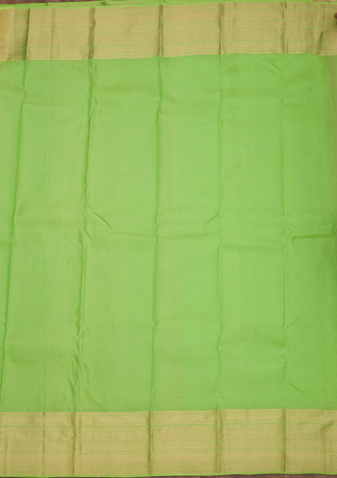 Parrot Green Silk Jaal Gold Zariwork Saree With Matching Blouse Piece