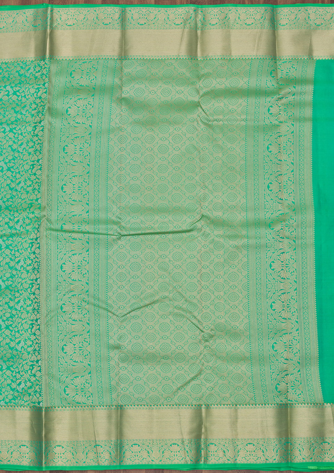 Parrot Green Pure Silk Jaal Zariwork Saree With Matching Blouse Piece