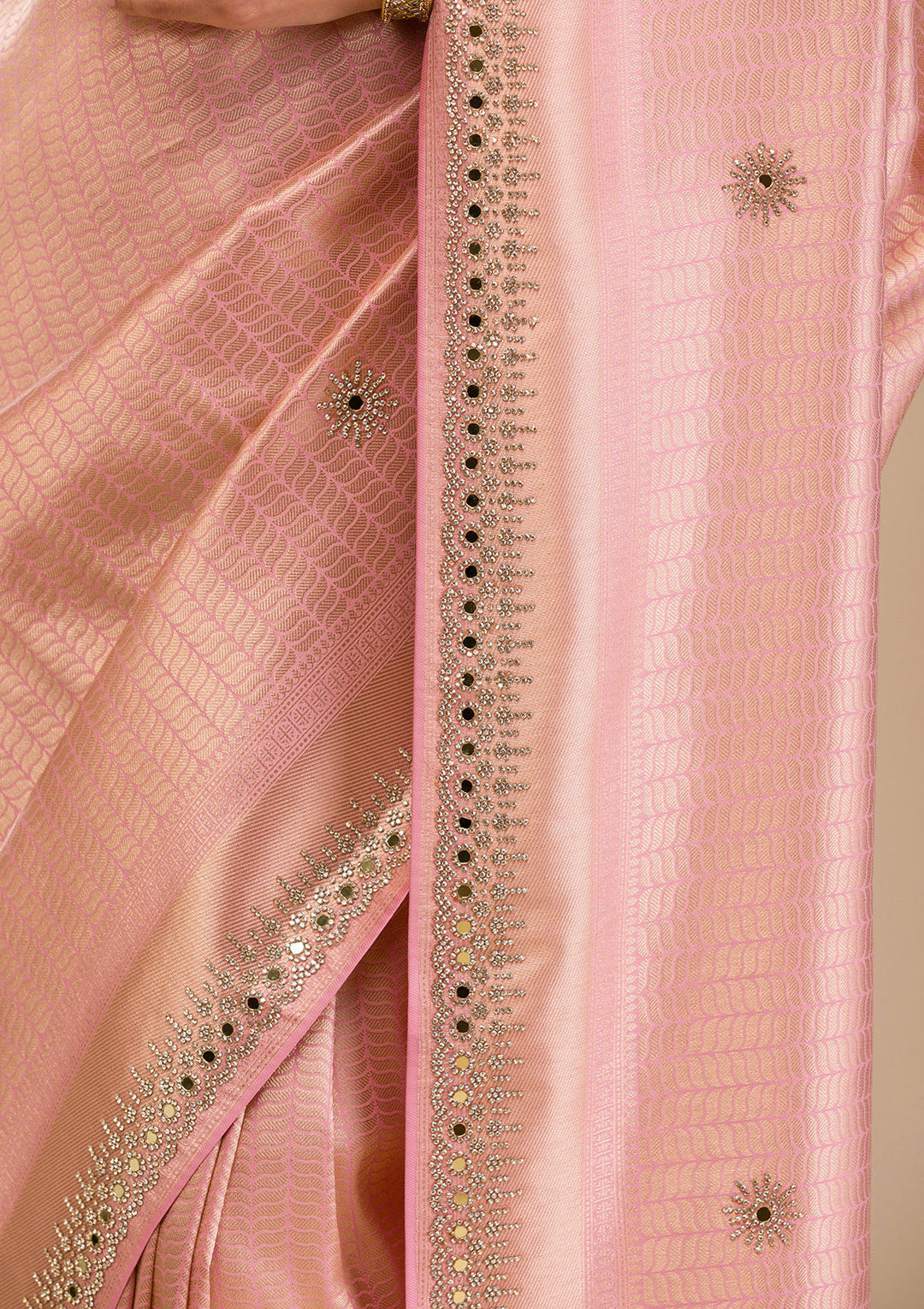 Koskii Orange Saree with Exquisite Threadwork – Traditional Elegance