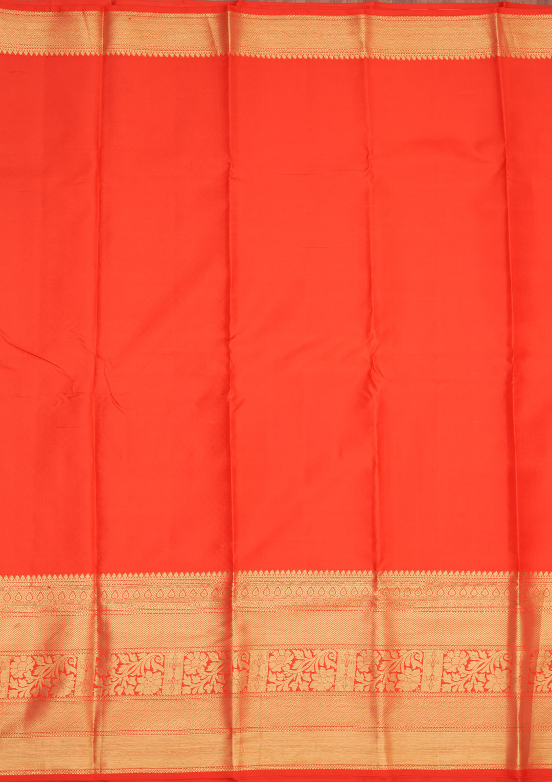 Red Silk Jaal Gold Zariwork Saree With Matching Blouse Piece