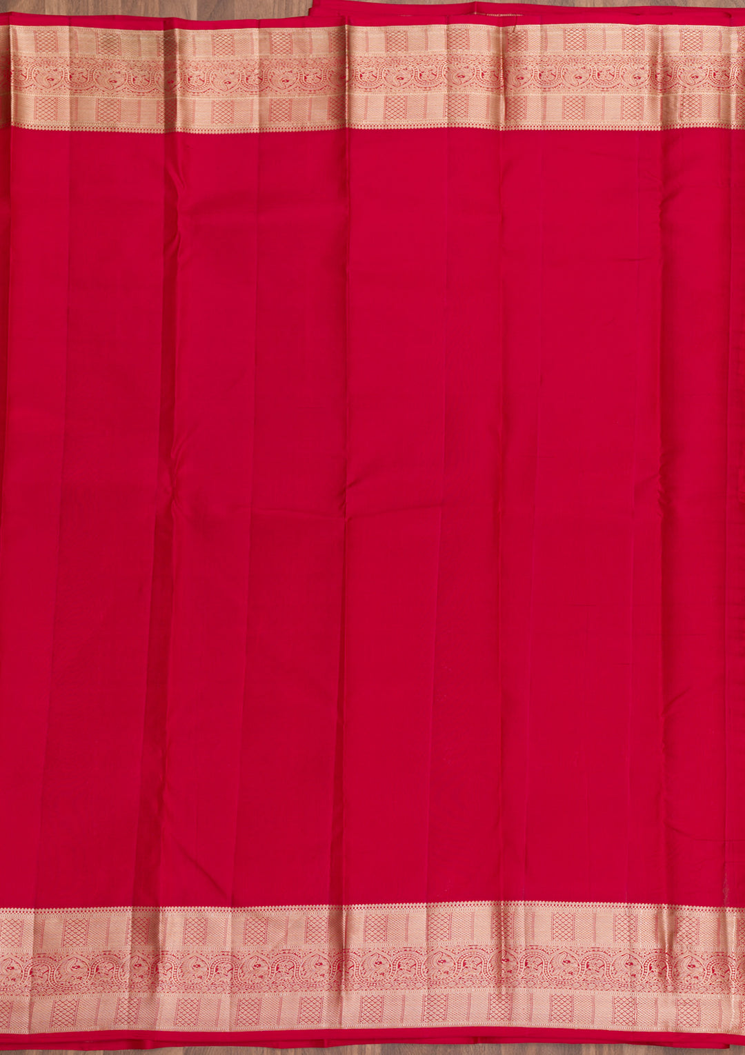 Red Pure Silk Jaal Zariwork Saree With Matching Blouse Piece