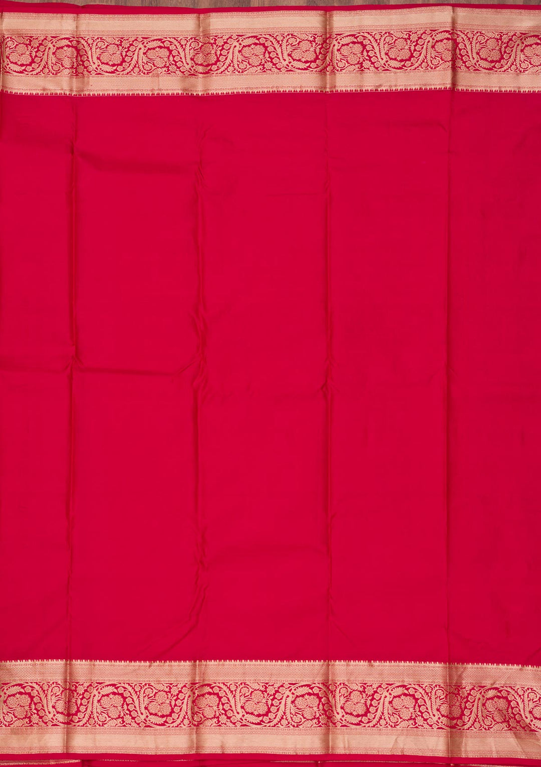 Red Pure Silk Jaal Zariwork Saree With Matching Blouse Piece