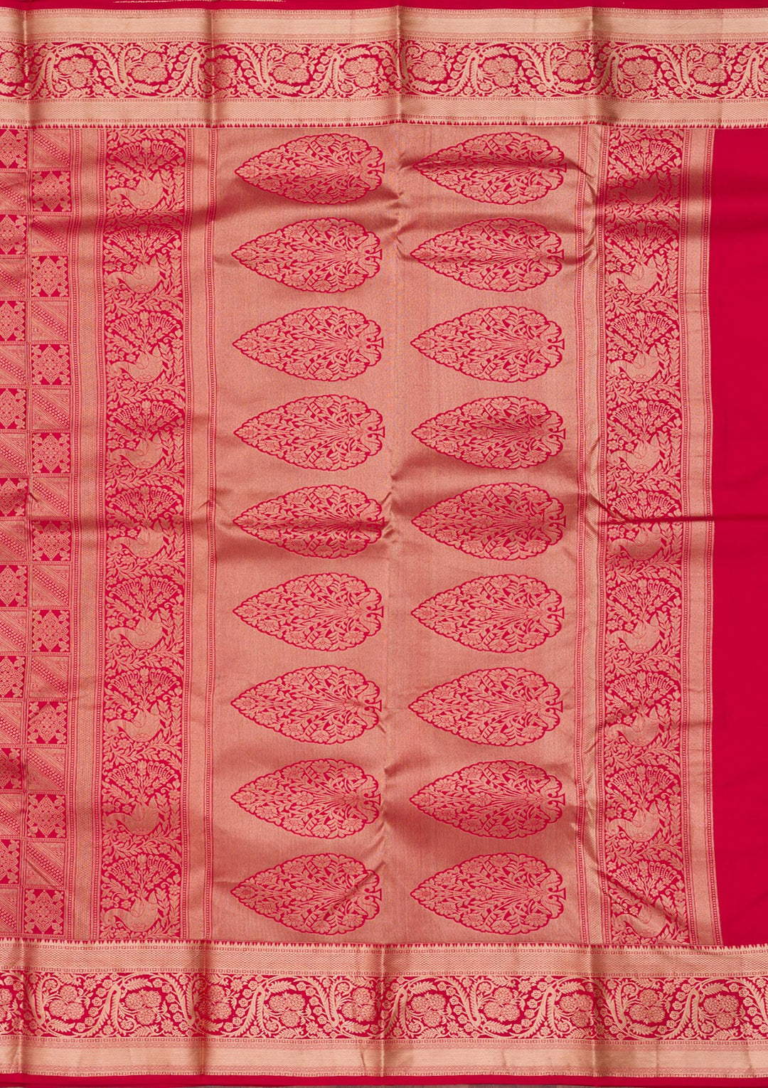 Red Pure Silk Jaal Zariwork Saree With Matching Blouse Piece
