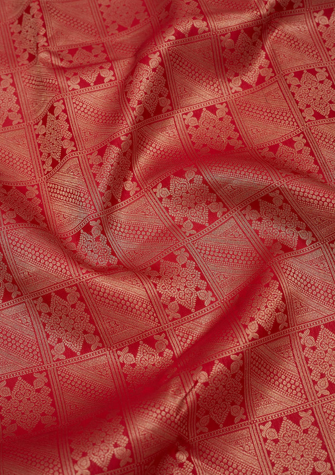 Red Silk Jaal Gold Zariwork Saree With Matching Blouse Piece