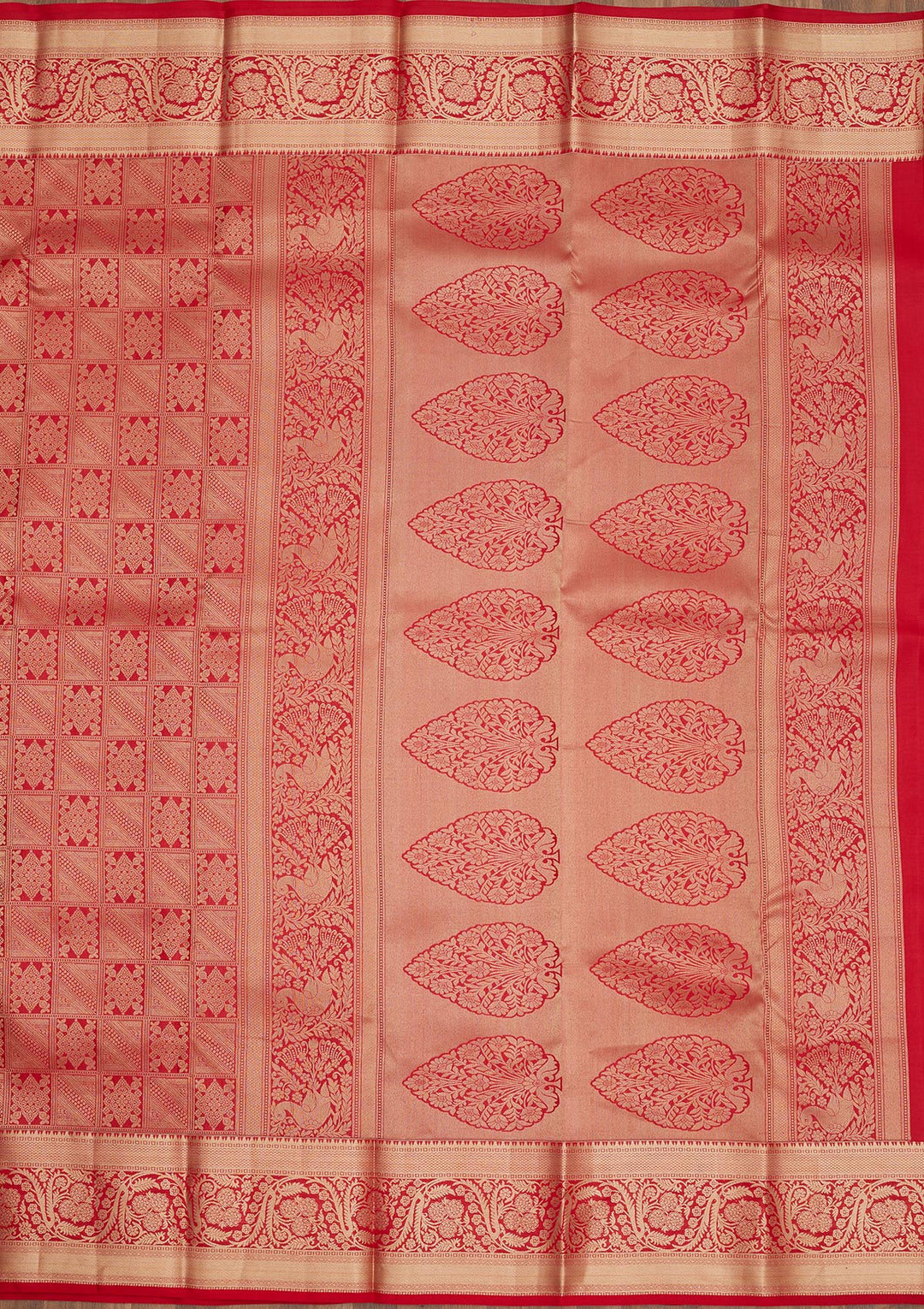 Red Silk Jaal Gold Zariwork Saree With Matching Blouse Piece