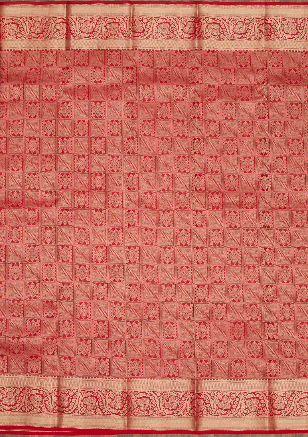 Red Silk Jaal Gold Zariwork Saree With Matching Blouse Piece