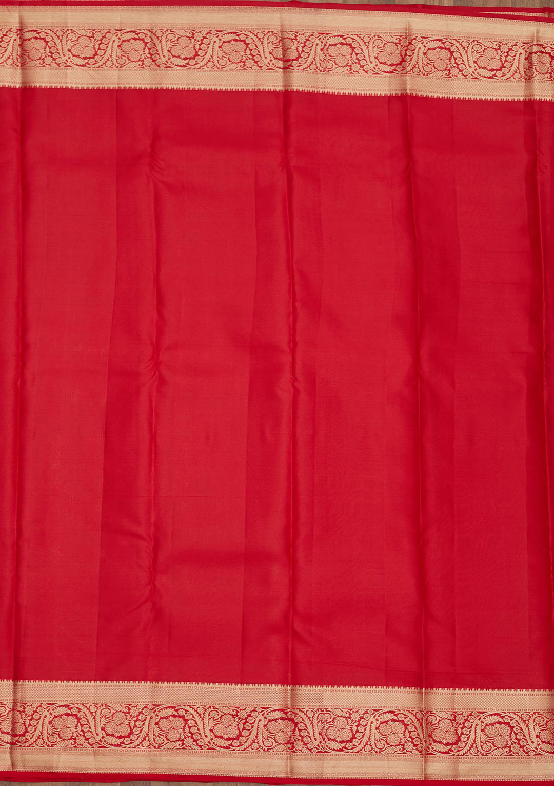 Red Silk Jaal Gold Zariwork Saree With Matching Blouse Piece
