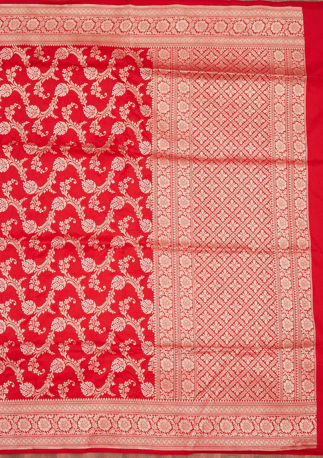 Red Silk Jaal Zariwork Saree With Matching Blouse Piece